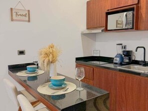 Fridge, microwave, coffee/tea maker, toaster - NAIA C35, Moderno Ph Studio (Tulum)