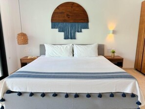 Iron/ironing board, Internet, bed sheets - B108 Swim Up CPL, Your Happy Place by the Water-2 (Tulum)