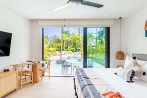 Iron/ironing board, Internet, bed sheets - B110 CPL, Relaxing Studio Swim Up-2 (Tulum)