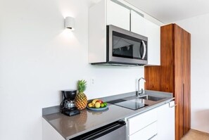 Fridge, microwave, coffee/tea maker, cookware/dishes/utensils - B307 CPL, Increible Studio Jungle View-2 (Tulum)