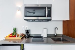 Microwave, coffee/tea maker, cookware/dishes/utensils - C105 CPL, Spectacular Studio Garden Pool-2 (Tulum)