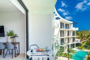 Outdoor dining - D302 CPL, Pleasant Studio Lagoon View-2 (Tulum)