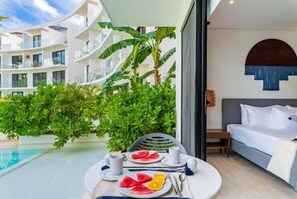 Outdoor dining - E102 CPL, Comfortable Swim Up Studio-2 (Tulum)