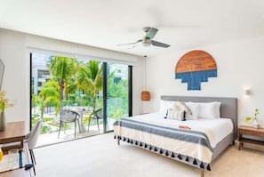 Iron/ironing board, internet, bed sheets - E202 CPL, Impresionante Studio Lagoon View-2 (Tulum)