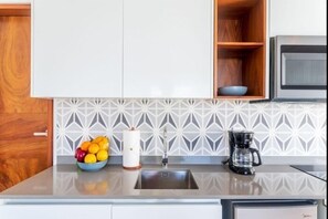 Microwave, coffee/tea maker, cookware/dishes/utensils - BPH04 CPL, Luxury estudio PH con piscina privada-2 (Tulum)