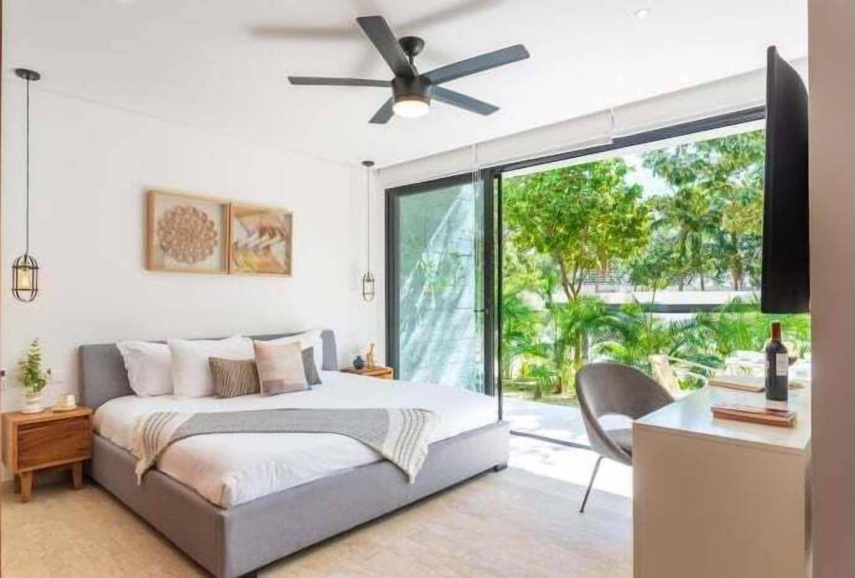 Fer et planche à repasser, accès à Internet, literie fournie