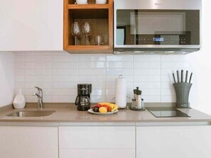 Fridge, microwave, coffee/tea maker, cookware/dishes/utensils - 106D PANOR, Modern and incredible studio apartment-2 (Tulum)