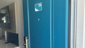 룸, 퀸사이즈침대 1개, 분사식 욕조 | 내부