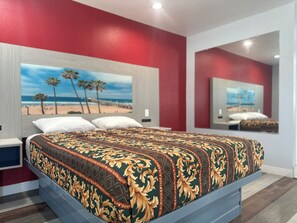 Desk, free WiFi - Playa Inn Motel - Long Beach - LA (Long Beach)