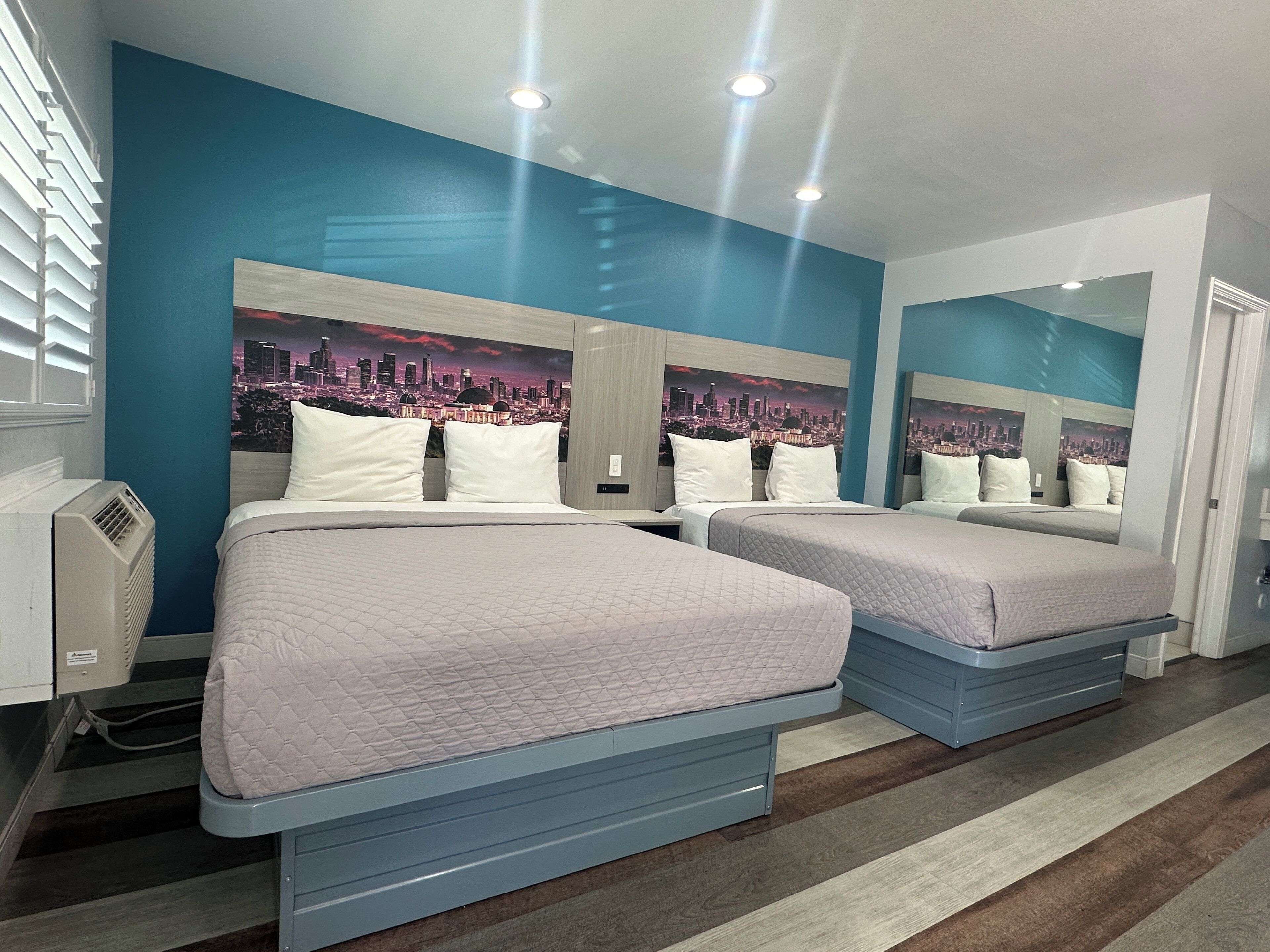 Room | Desk, free WiFi