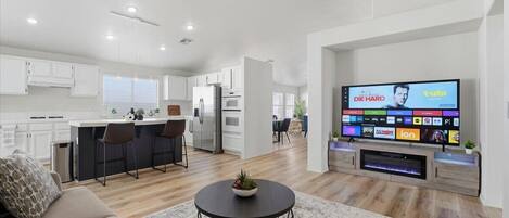 Televisión y chimenea