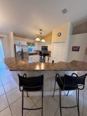 Private kitchen - Tiger Bay Tranquility House Daytona Beach (Daytona Beach)