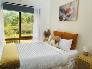 2 室のベッドルーム、アイロン / アイロン台、WiFi、ベッドシーツ