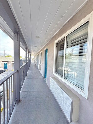 Exterior - La Casa Motel Burbank Airport - LA (Sun Valley)