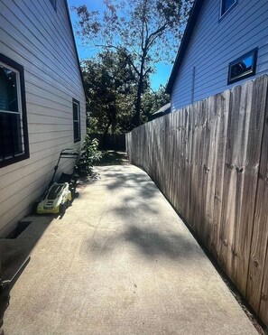 Property grounds - Heart of Atlanta 3 bedroom home with Belt line & Attractions Nearby!! (Atlanta)