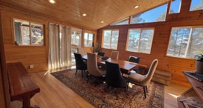 Ponderosa Lodge - Sleeps 13 - 5 Bedrooms - 3 Bathrooms