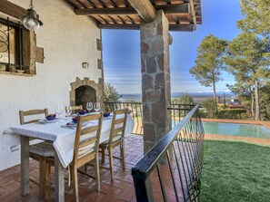 Outdoor dining - Villa Joan Salvat by Interhome (Begur)