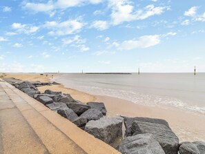 Beach - 4 bedroom accommodation in Sea Palling (Sea Palling)