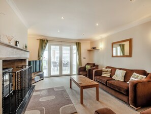TV - 4 bedroom accommodation in Bacton (Bacton)