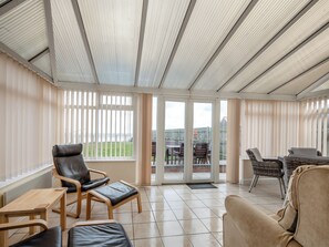 Interior - 4 bedroom accommodation in Bacton (Bacton)