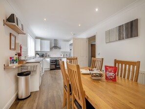 Dining - 4 bedroom accommodation in Sea Palling (Sea Palling)