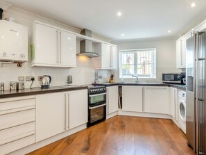 Dishwasher, high chair - 3 bedroom accommodation in Bacton (Bacton)