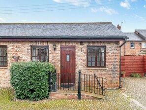 Exterior - Thompsons Arms Cottages No2 (Flaxton, near York)