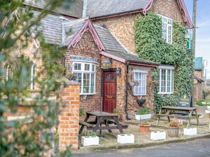 Exterior - Thompsons Arms Cottages No2 (Flaxton, near York)