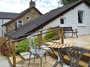 Terrace/patio - 1 bedroom accommodation in Amroth, near Saundersfoot (Amroth, near Saundersfoot)