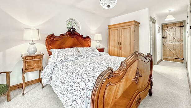 Unclassified image, 1 of 17, button - 4 bedroom accommodation in Combe Martin (Combe Martin)