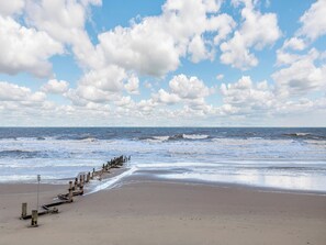 Beach - 3 bedroom accommodation in Bacton (Bacton)