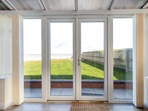 Interior - 3 bedroom accommodation in Bacton (Bacton)