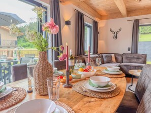 Dining - Chalet near Nassfeld ski area and Weissensee (Hermagor-Pressegger See)