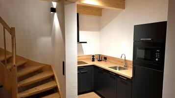 KĂŒhlschrank, Mikrowelle, Herdplatte, GeschirrspĂŒler