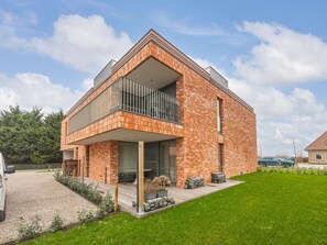 Exterior - Apartment with sunny terrace and parking (Middelkerke)