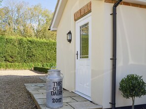 Exterior detail - 3 bedroom accommodation in Faberstown, near Andover (Faberstown, near Andover)