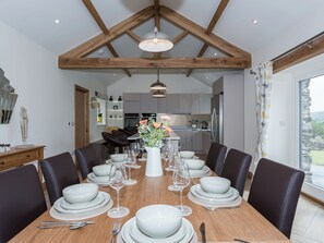 Dining - 4 bedroom accommodation in Threlkeld, near Keswick (Threlkeld, near Keswick)