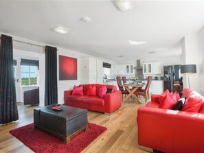 Living area - 2 bedroom accommodation in Bamburgh (Bamburgh)
