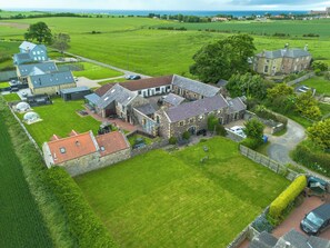 Exterior - 2 bedroom accommodation in Bamburgh (Bamburgh)