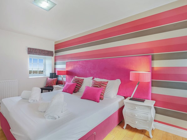 Free WiFi - 3 bedroom accommodation in Bamburgh (Bamburgh)