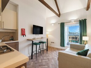 Interior - Island Leaf Apartment (Alnwick)