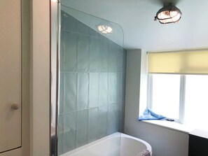 Bathroom - 2 bedroom accommodation in Staithes, near Whitby (Staithes, near Whitby)