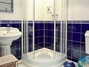 Towels - An ideal retreat, surrounded by farmland, rolling hills and scenic views. (Bryn Saith Marchog, near Ruthin)
