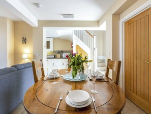 Dining - 3 bedroom accommodation in Keswick (Keswick)