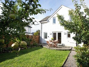 Outdoor dining - 2 bedroom accommodation in Keswick (Keswick)