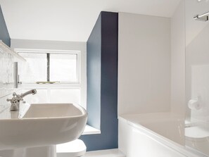 Towels - 2 bedroom accommodation in Pooley Bridge (Pooley Bridge)