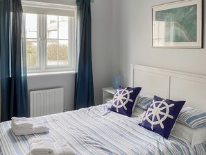 3 bedrooms, free WiFi - 3 bedroom accommodation in Beadnell (Beadnell)