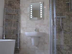 Towels - 3 bedroom accommodation in Bradwell (Bradwell)