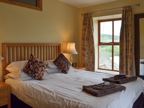 Free WiFi - 3 bedroom accommodation in Whaley Bridge near Buxton (Whaley Bridge near Buxton)