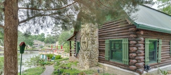 Private Hot Tub & Dock! Lakefront Log Cabin Oasis